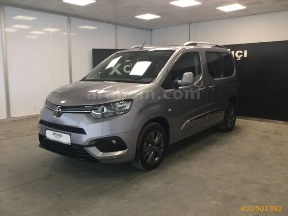 Toyota Proace City 1.5 D Passion X-Pack Image 1